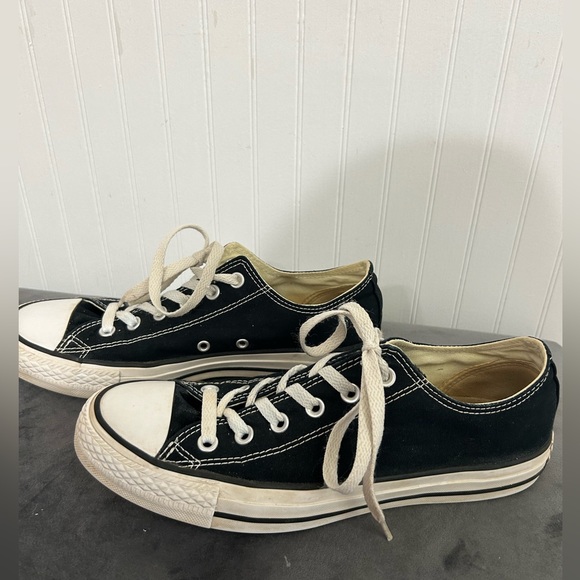 SOLD EUC Chuck Taylor Converse Size 9.5 WO / 7.5 Men - Picture 2 of 6